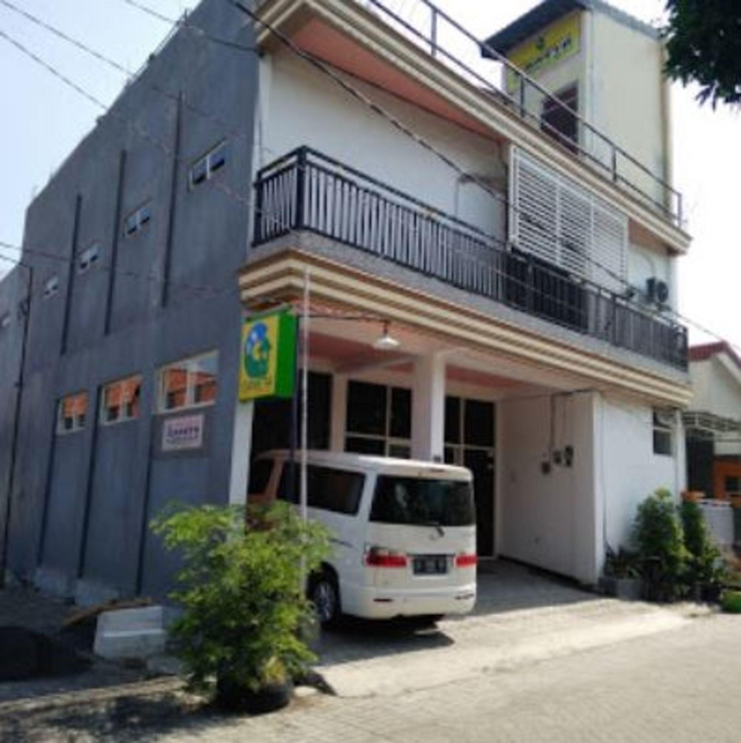 Ganeta Homestay Syariah Сидоарджо Экстерьер фото